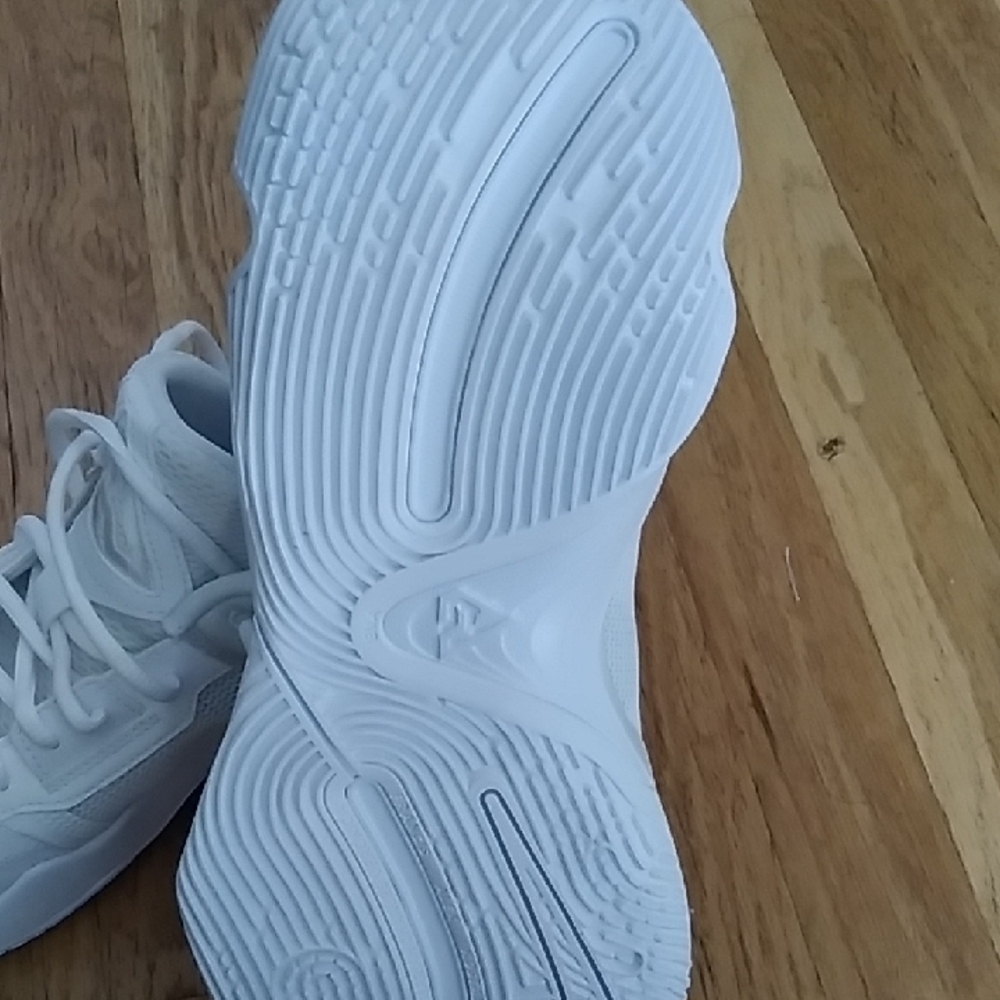 Nike Giannis Immortality 3 White Shoes - Picture 9 of 9